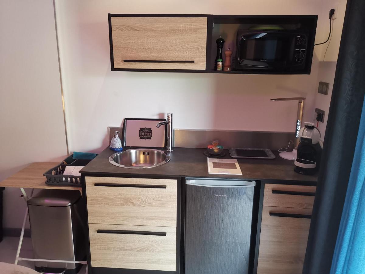Hostal 170 Room 16 Service Appartement Le Tampon Exteriör bild
